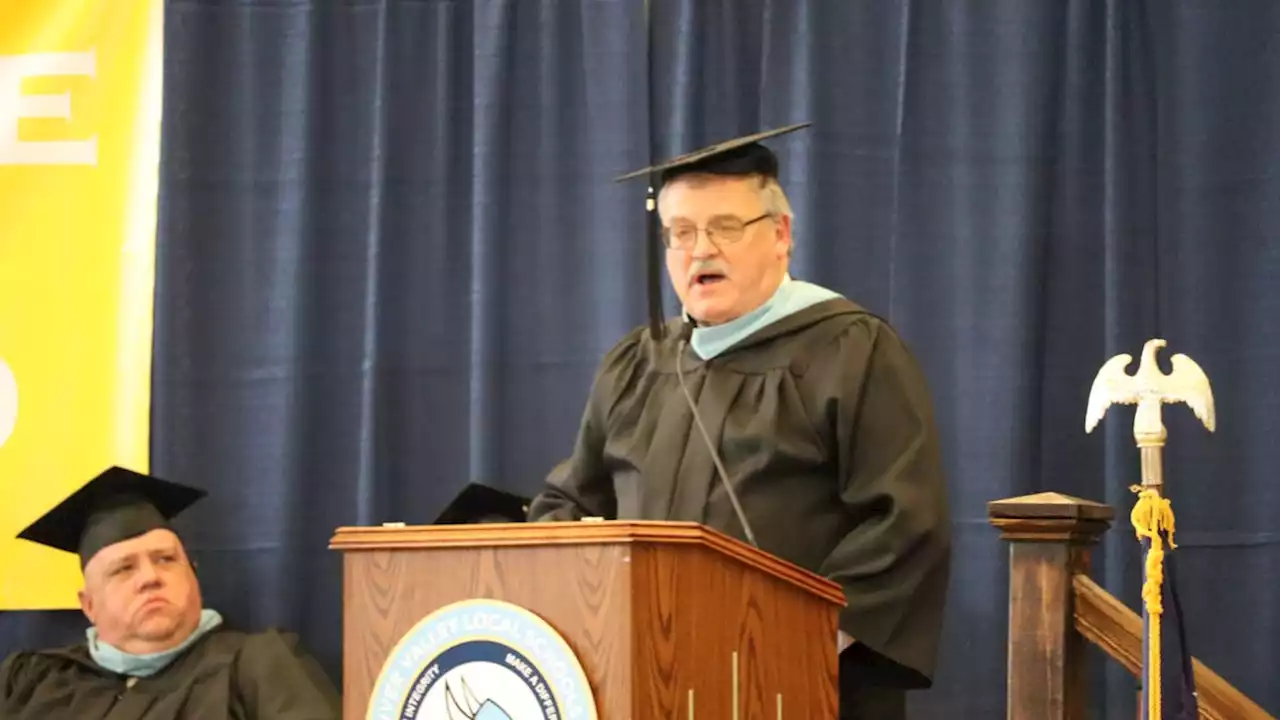 'I felt like crying': Anti-gay commencement speech at Ohio high school sparks outrage