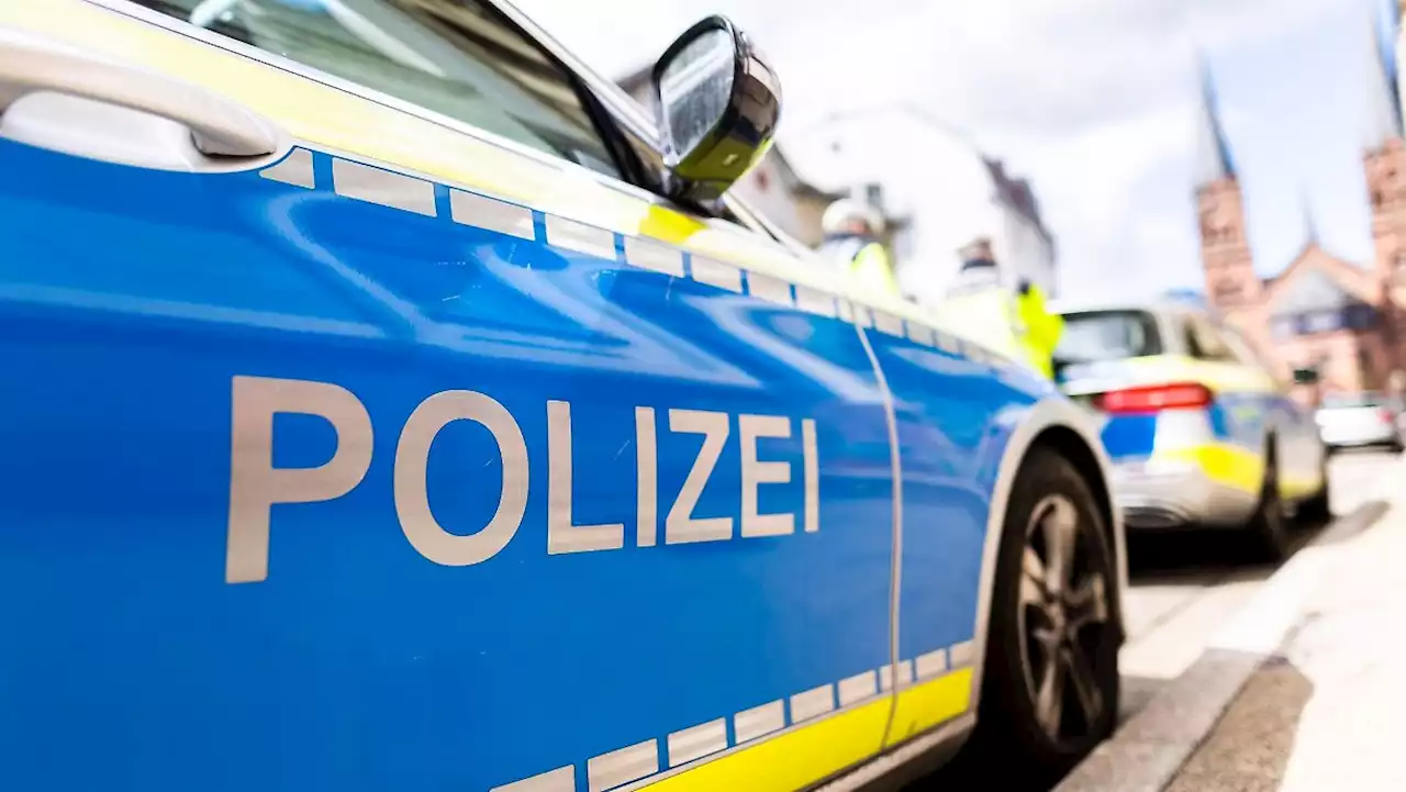 Mann verbarrikadiert sich - Polizist angeschossen