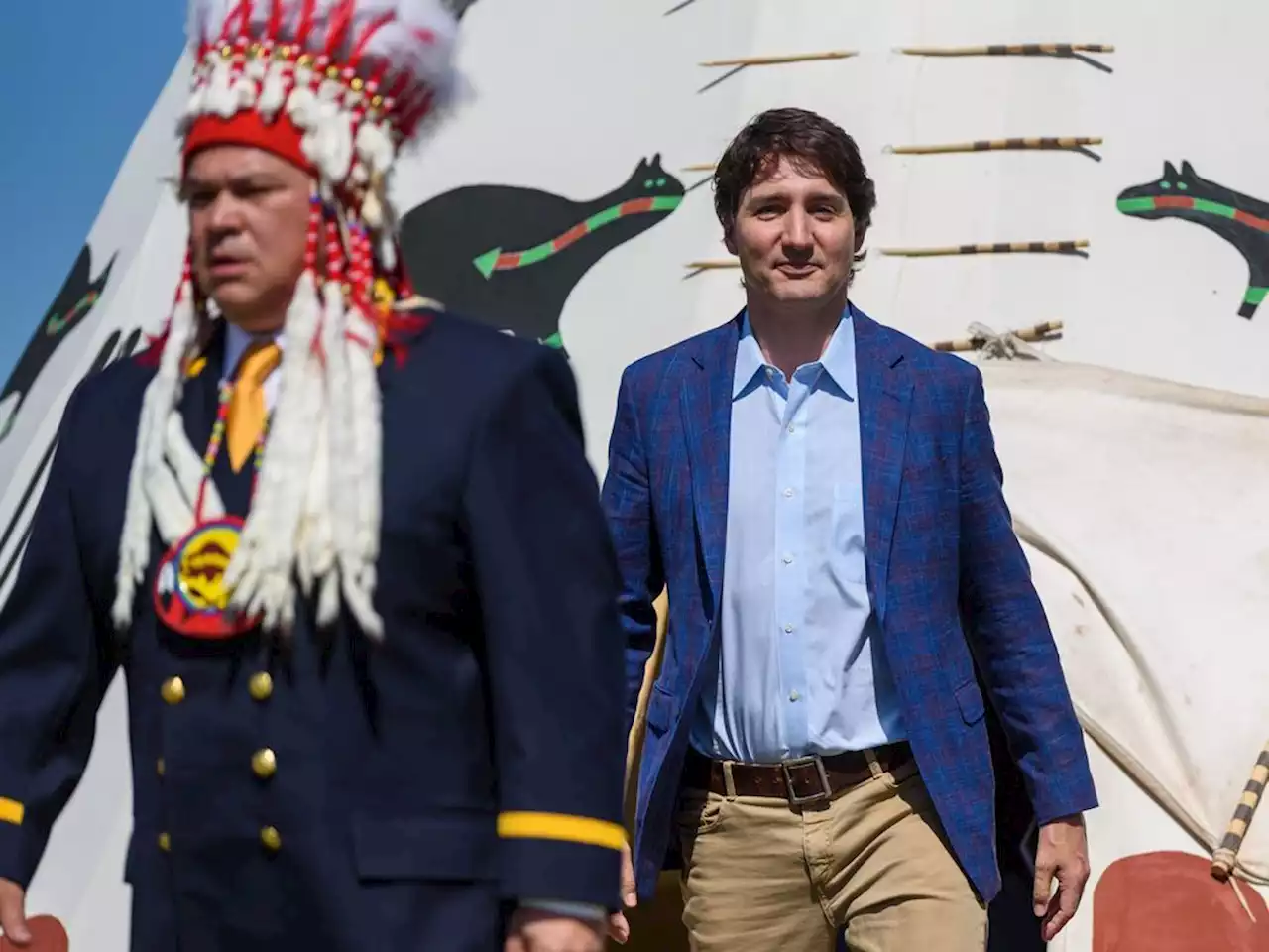 Prime Minister Trudeau signs historic land claim settlement with Siksika Nation