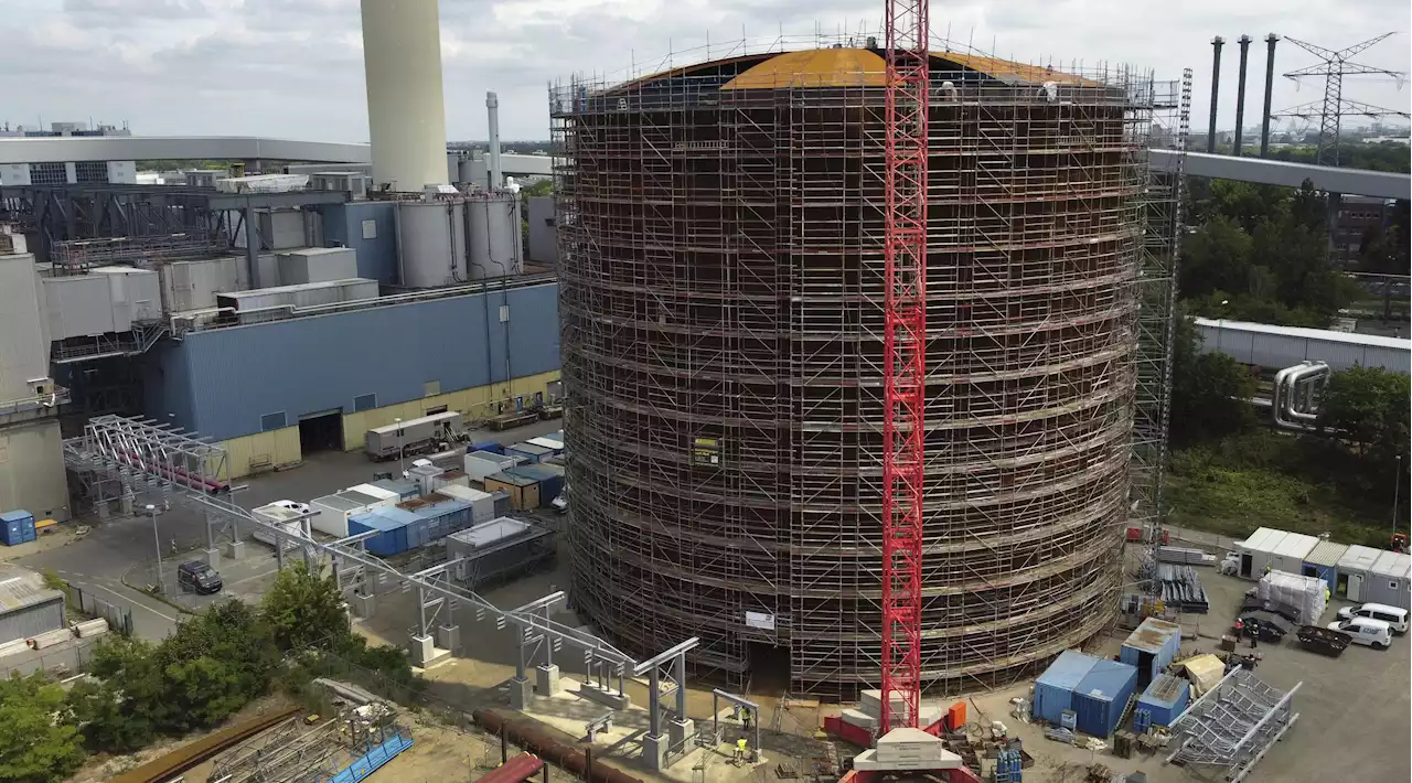 Berlin prepares 'huge thermos' to help heat homes in winter