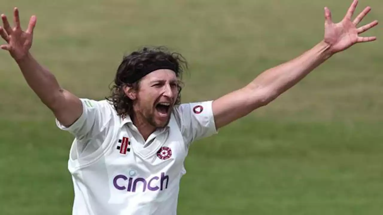 Paceman White signs new contract with Northants