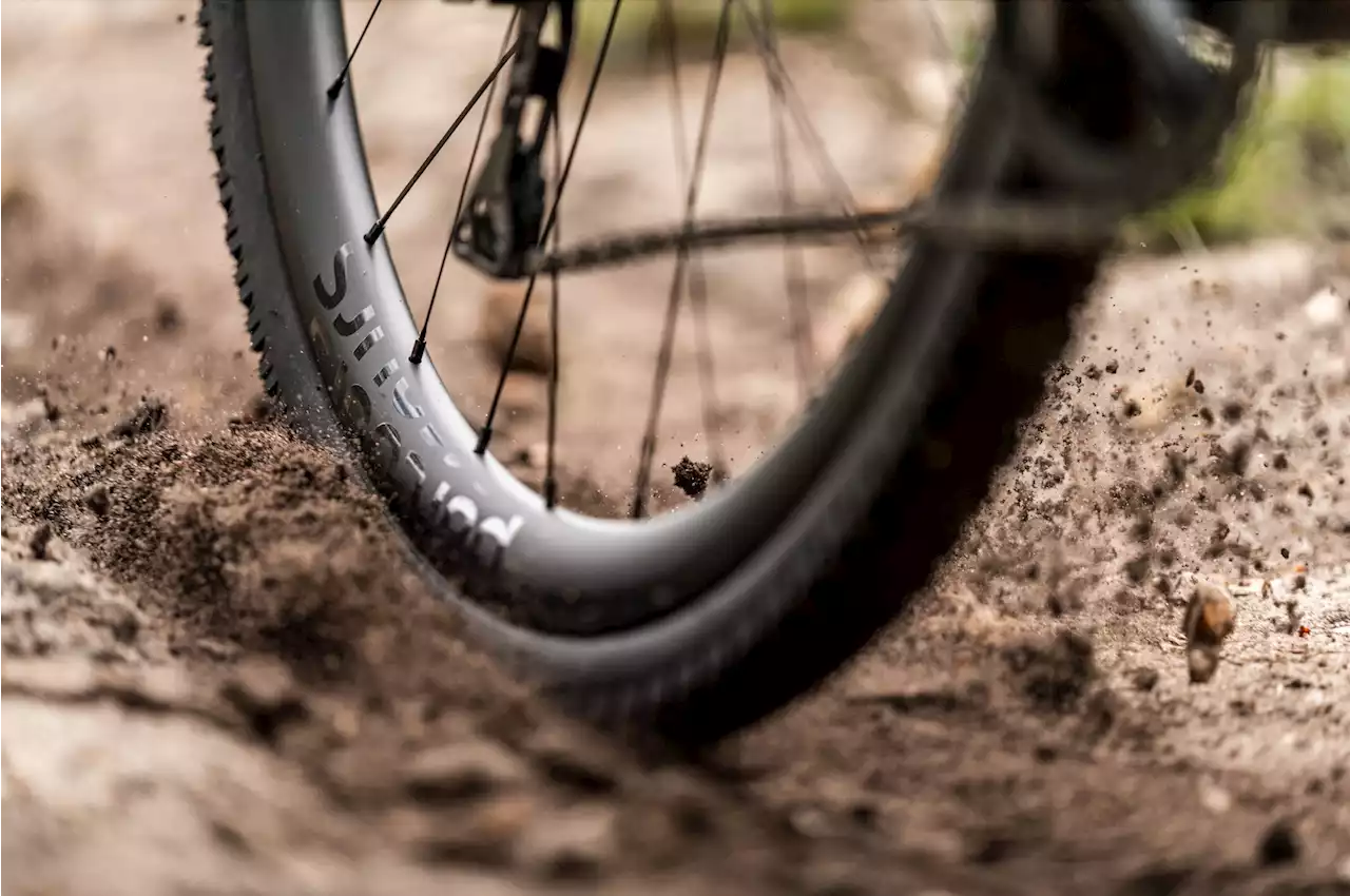 Parcours Alta 700c gravel wheelset gets wider, hookless IMPACT+ rim!