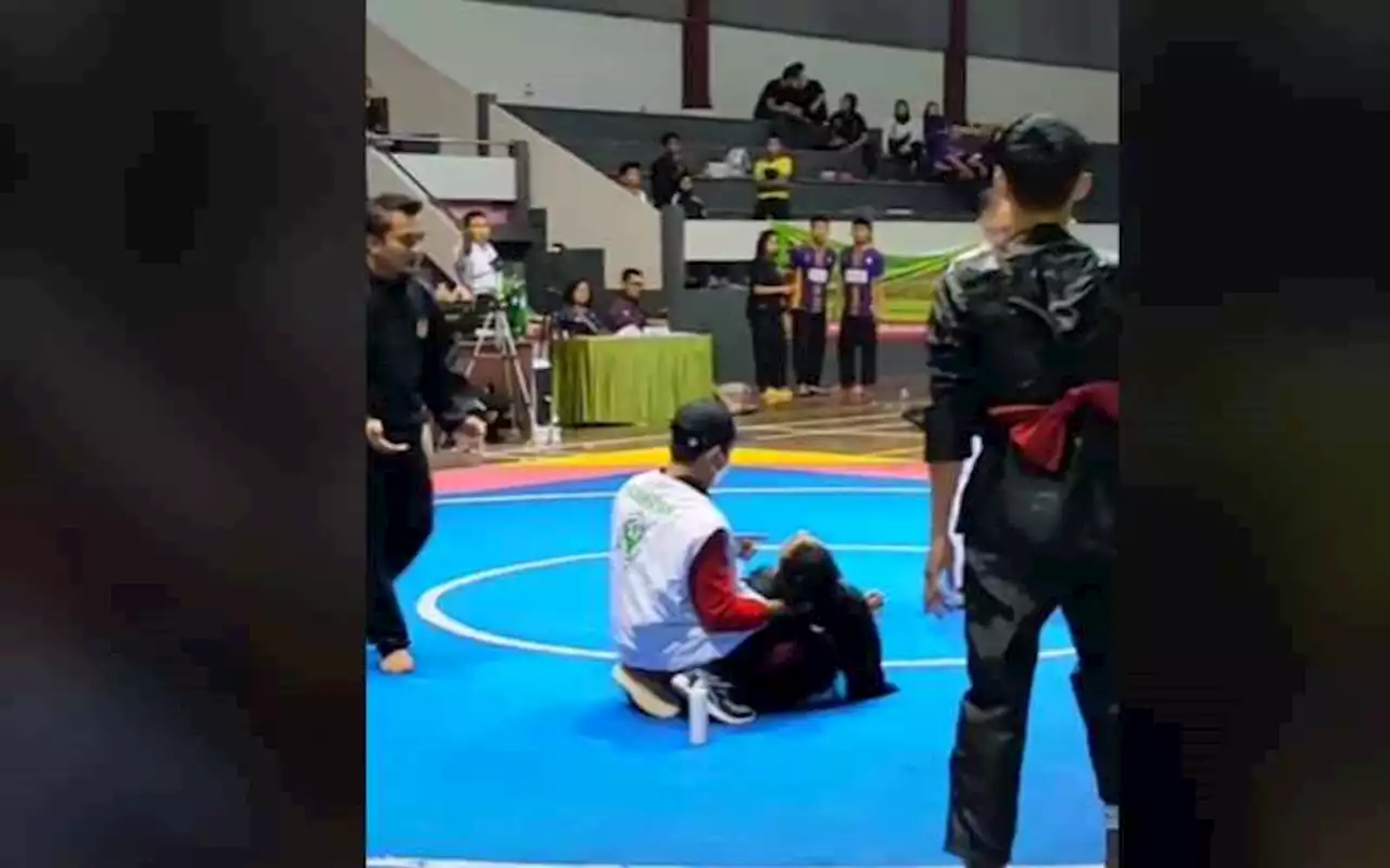 Viral, Pertandingan Pencak Silat Porprov Jatim 2022 di Lumajang Berakhir Ricuh | Kabar24 - Bisnis.com