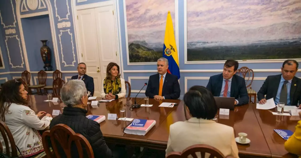 El presidente Iván Duque ya recibió el informe final de la Comisión de la Verdad