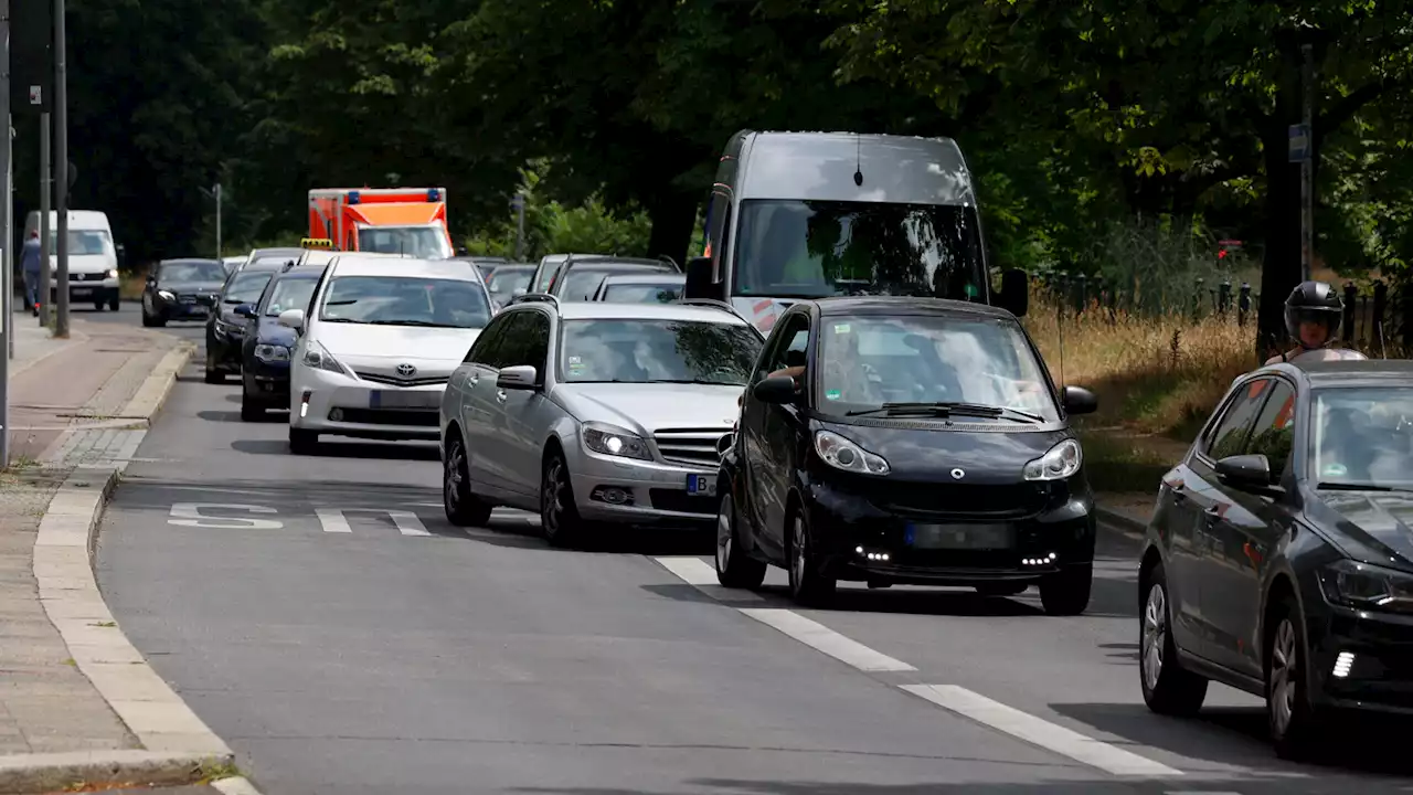 Berlin steht im Stau und die Regierung sieht seelenruhig zu