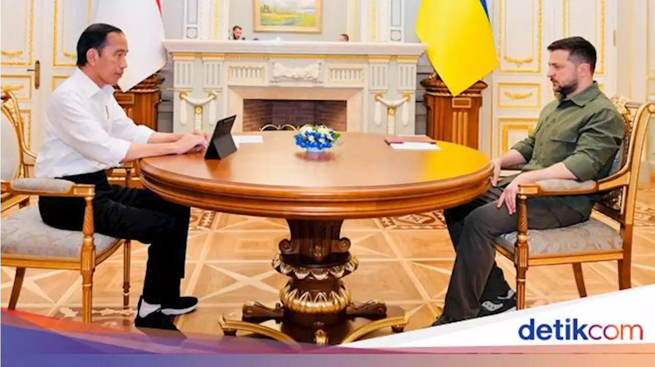 5 Poin Isi Pertemuan Empat Mata Jokowi dengan Zelensky di Istana Ukraina