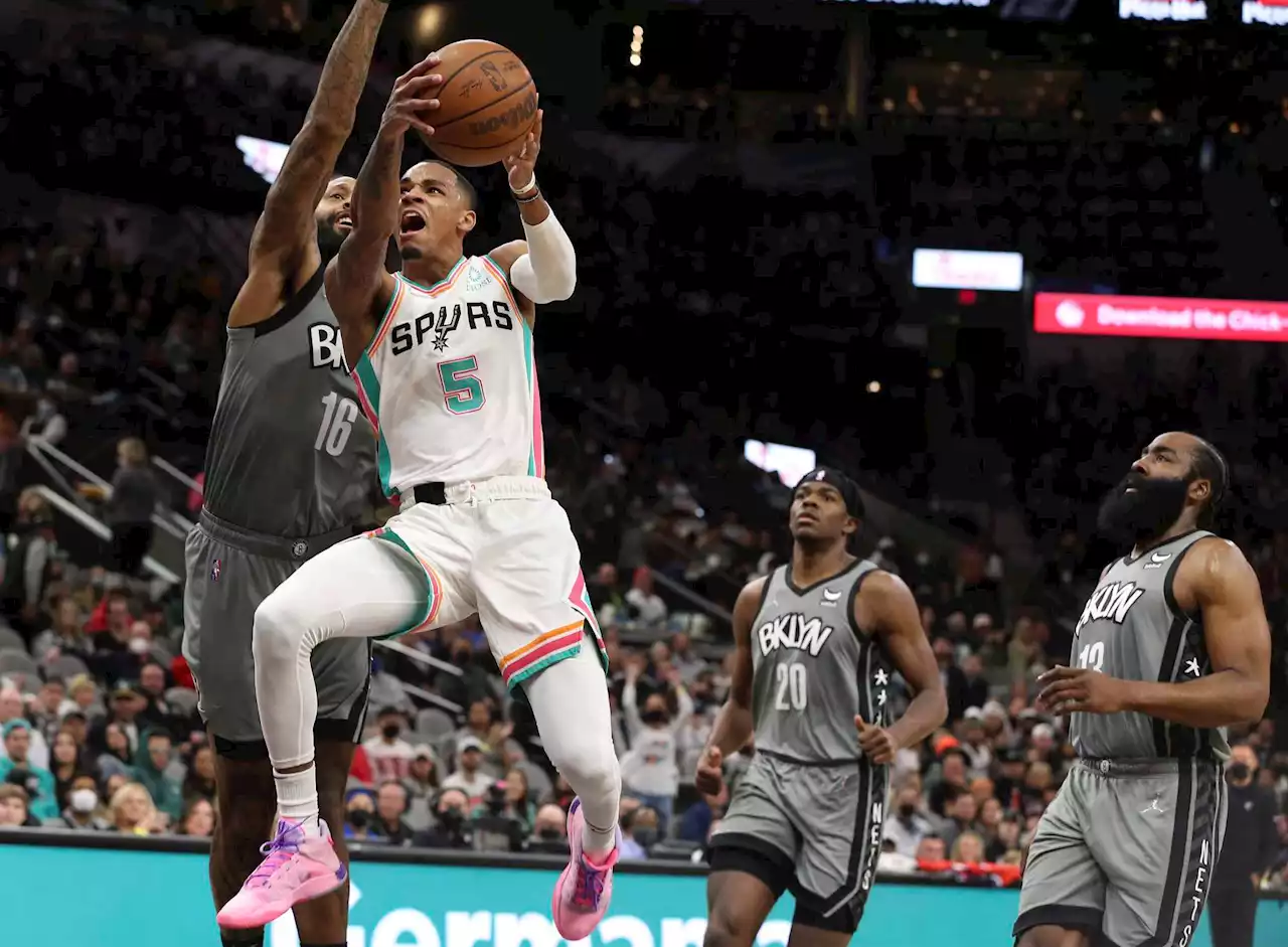 With Dejounte Murray Atlanta-bound, Spurs’ rebuild gets real