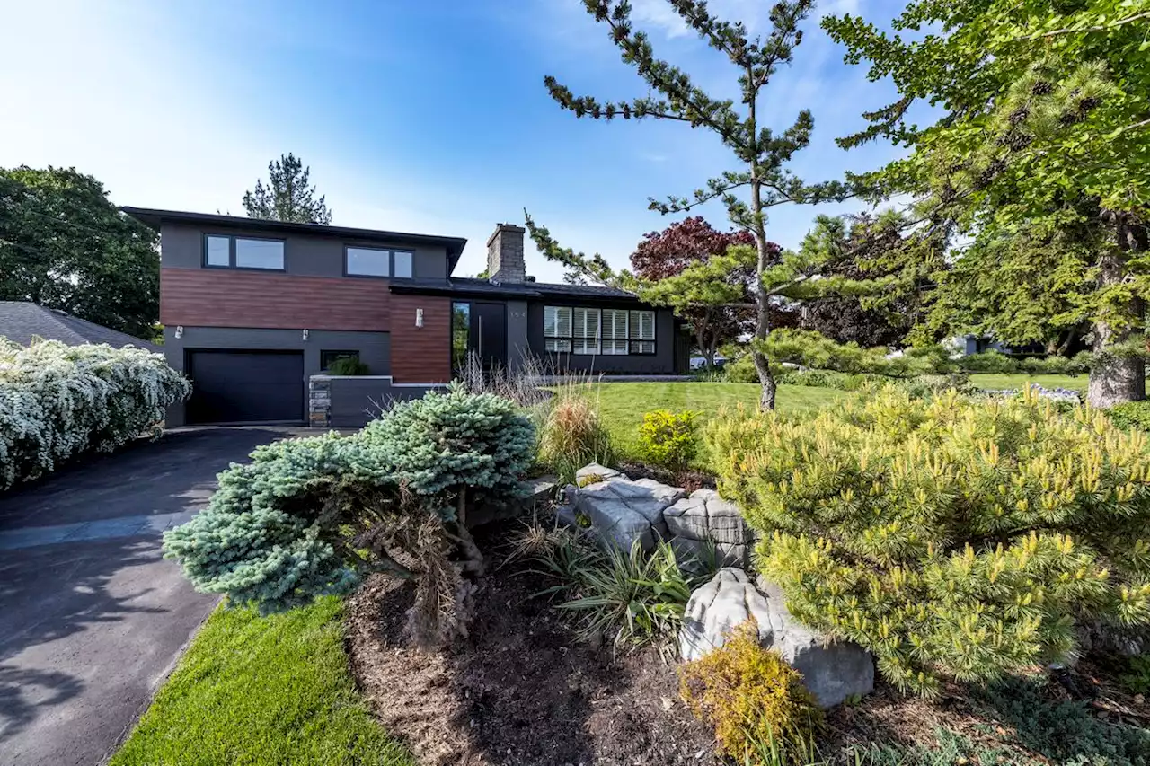 An Oshawa home with water at its heart