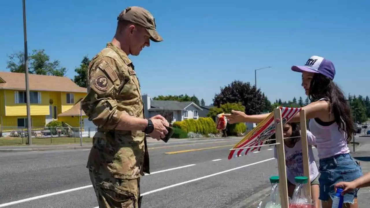 Somebody robbed their Tacoma lemonade stand, but these girls are back in business