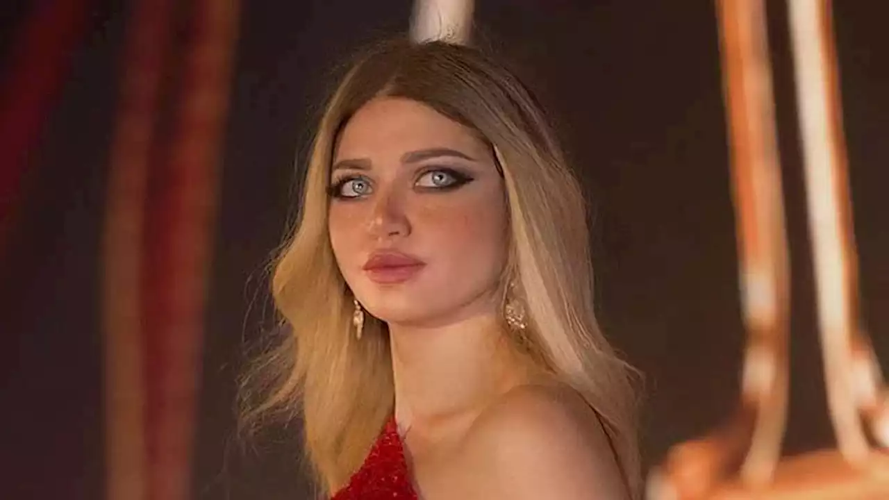 حذفت صور زوجها مجددا.. ياسمين الخطيب تعلن: اعتزلت الغرام