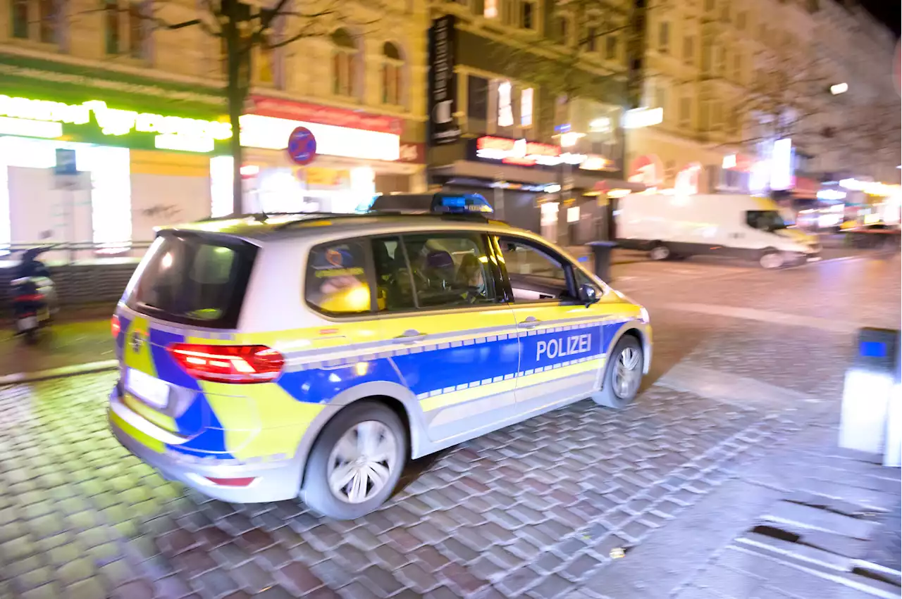 Messerstecherei an Hamburger U-Bahnhof – zwei Männer verletzt