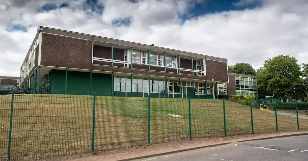 Nottinghamshire school closed after water leak