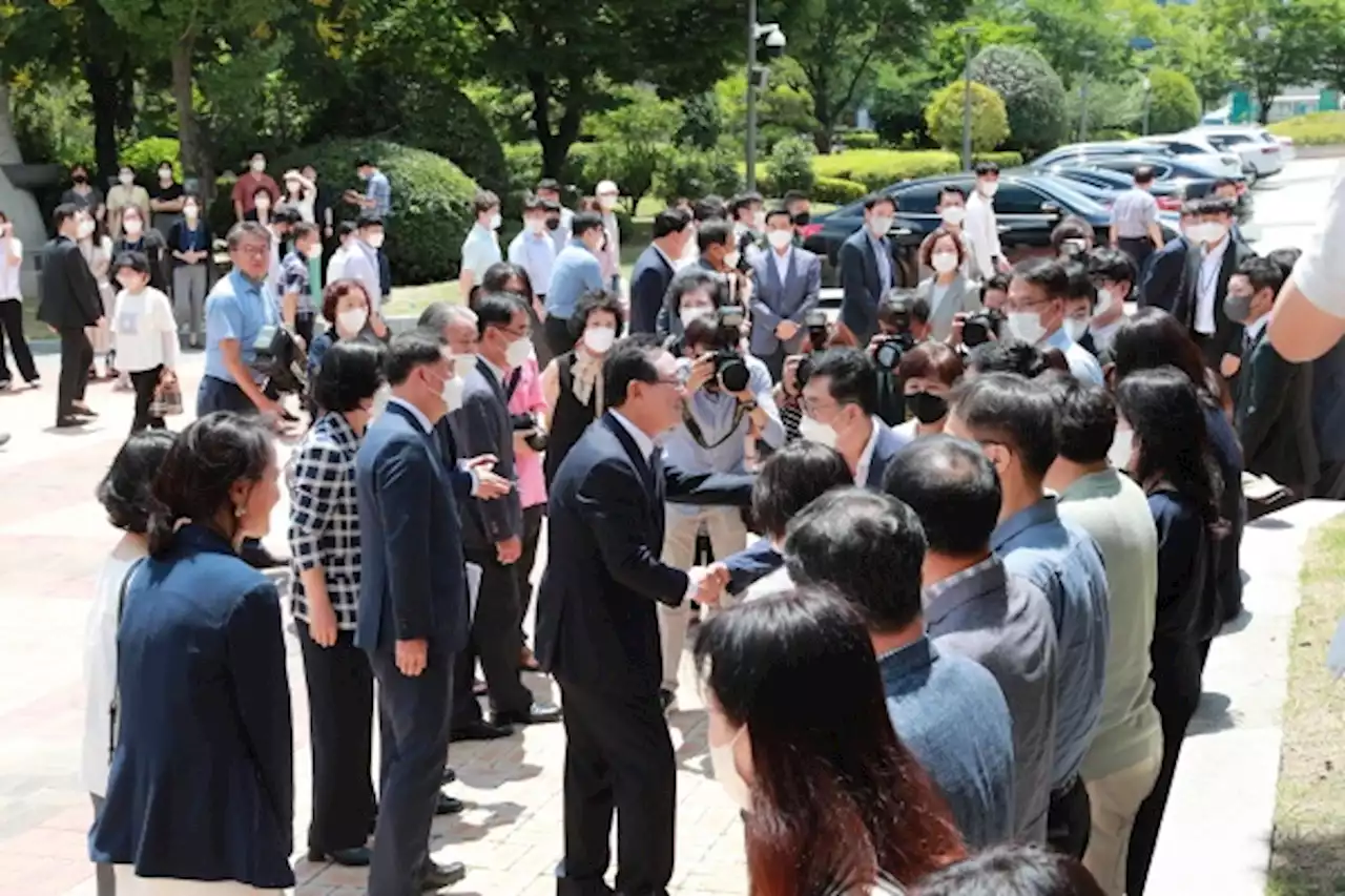 이임한 송철호 '숙원사업 해결보다 큰 자랑은 직원들'