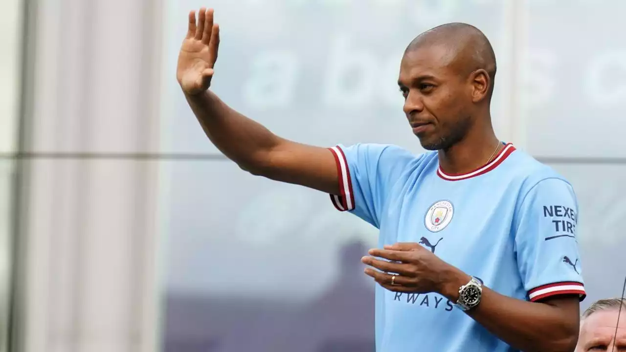 Premier League: Fernandinho verabschiedet sich von Manchester City