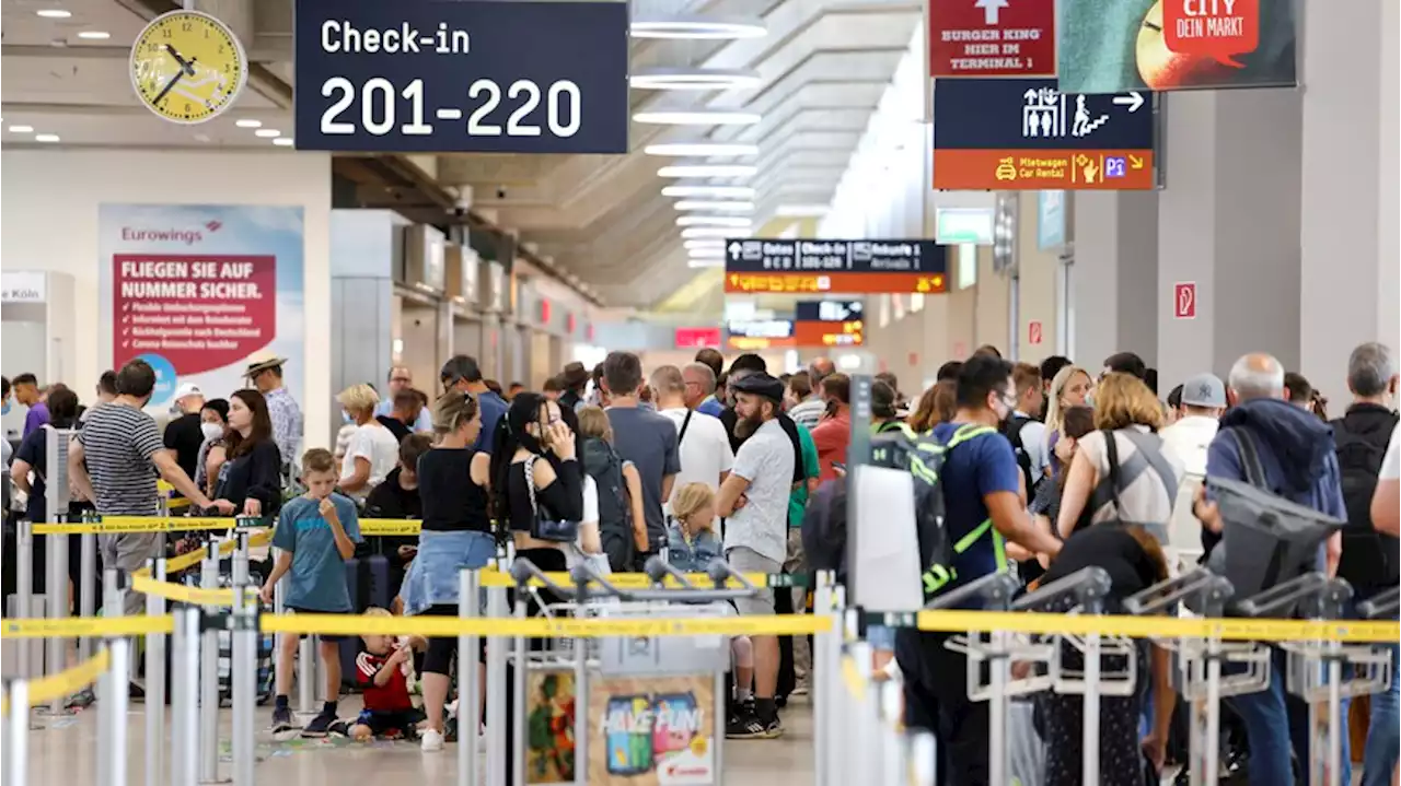 'Sommer ist nicht mehr zu retten': Experte warnt, dass Flughafen-Chaos schlimmer wird