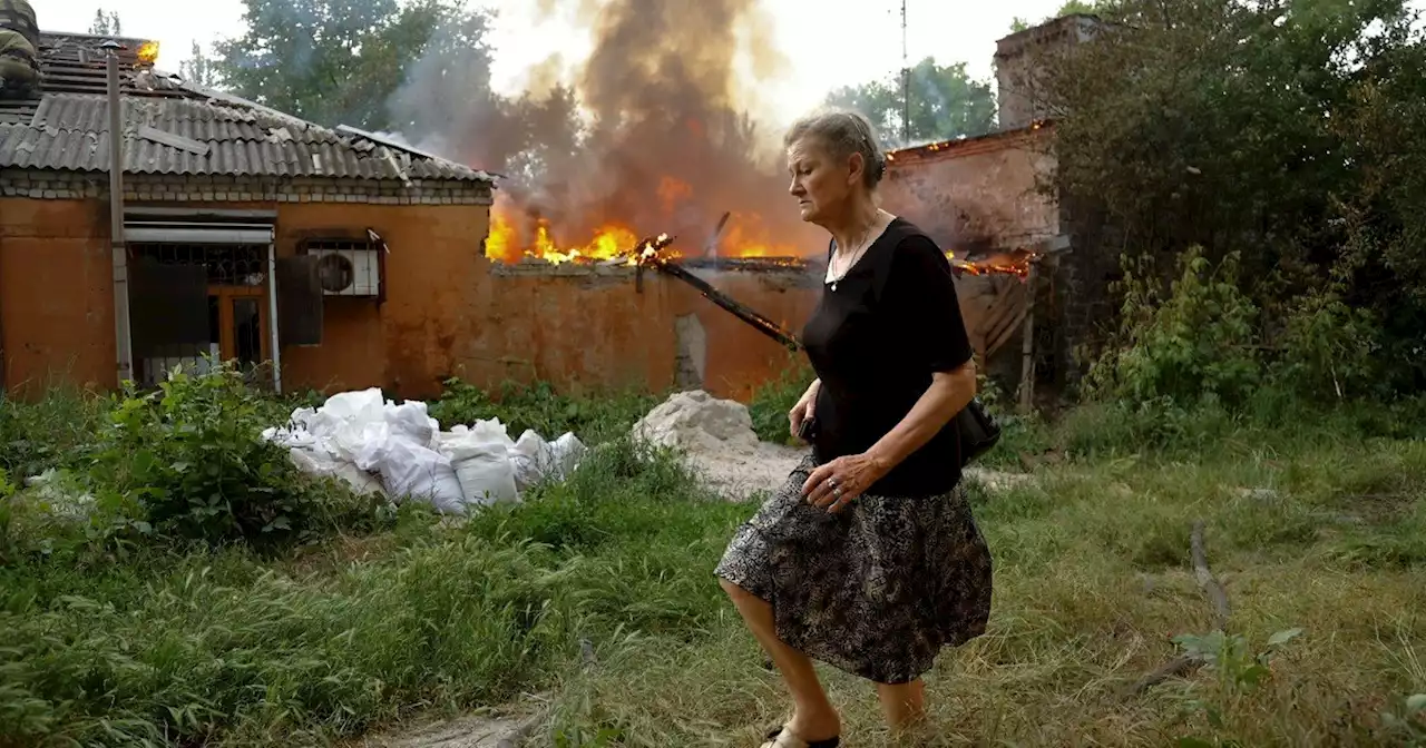 Día 101 de la guerra: algunas ciudades vuelven a la vida normal en medio de la destrucción, pero siguen los bombardeos