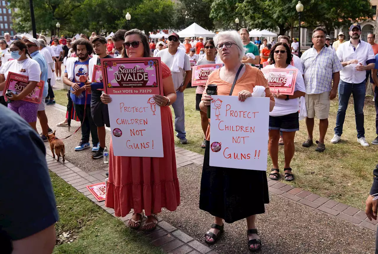 Gregg Popovich, top Texas Dems rally for gun control response to Uvalde