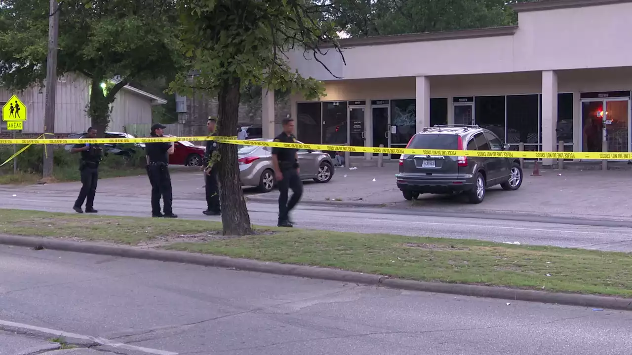 3 shot outside Houston nightclub after suspect inside U-Haul truck opens fire