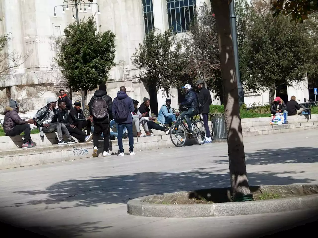 Ancora un'aggressione a Milano, algerino in fin di vita: 'Sinistra si reputi responsabile'