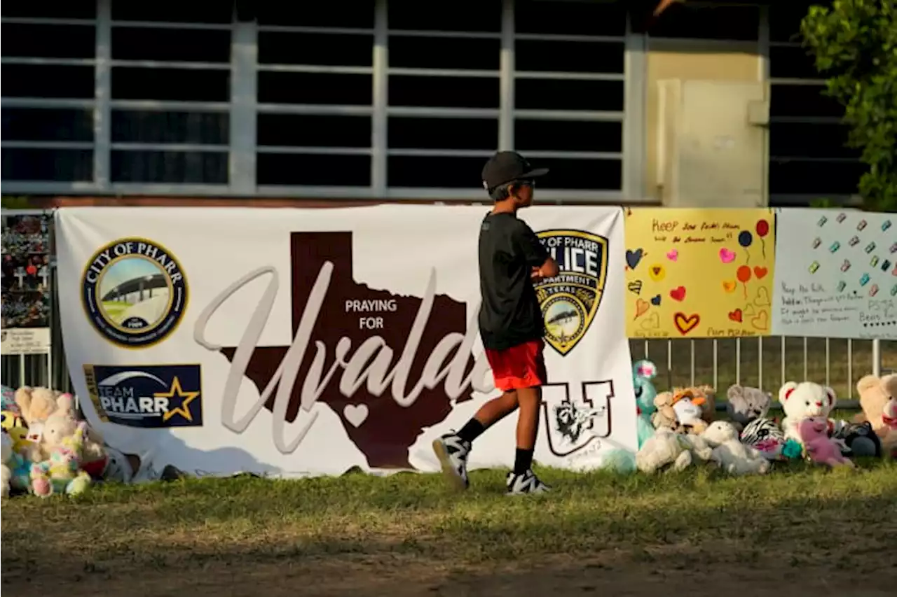 Free mental health clinic for Uvalde community following mass shooting at Robb Elementary