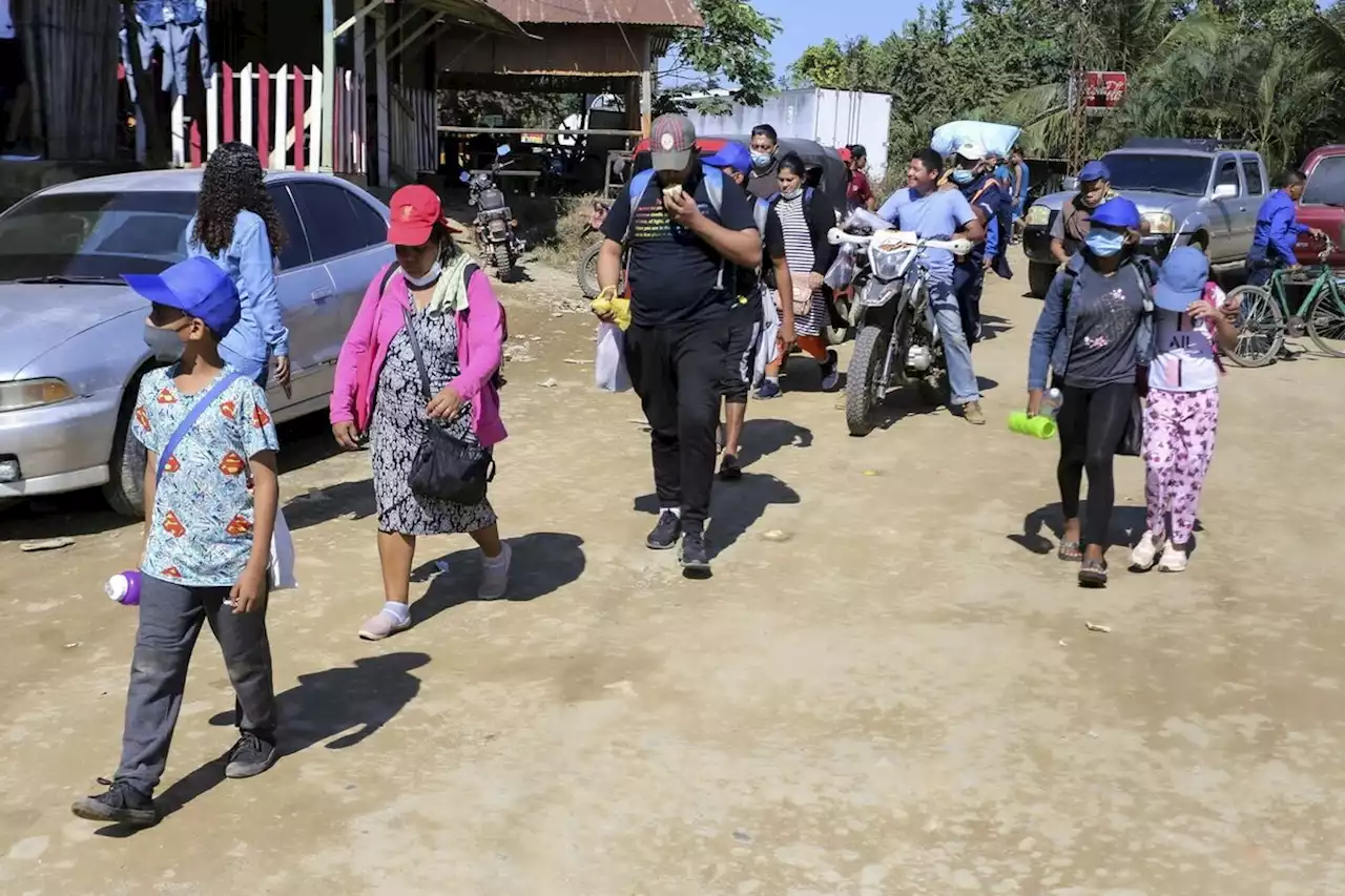 Usa, in via di formazione maxi carovana di migranti dal Messico