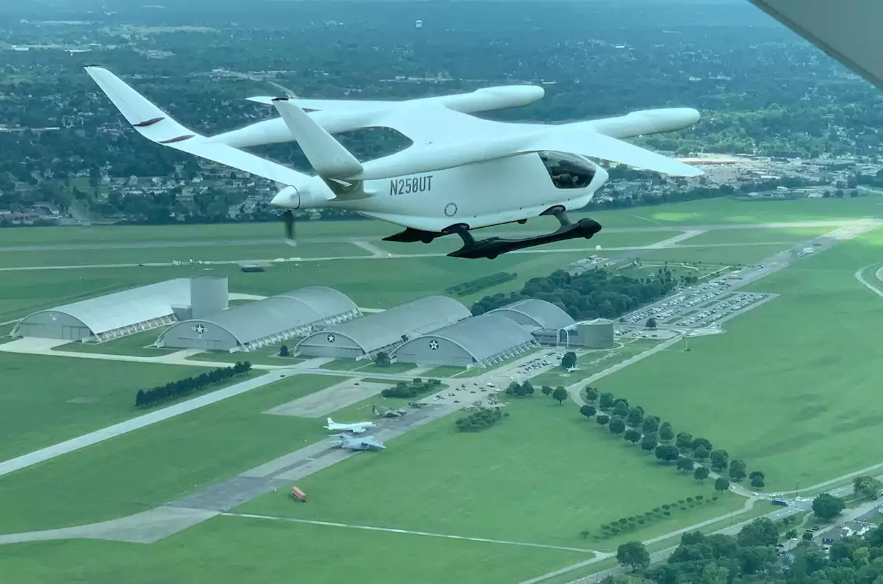 An electric aircraft just completed a journey of 1,403 miles