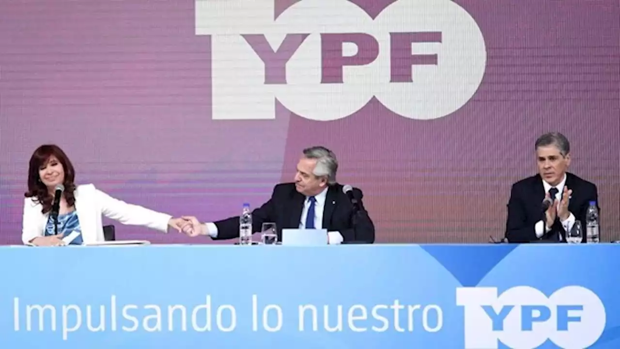 Alberto y Cristina se volvieron a mostrar juntos en un acto por YPF