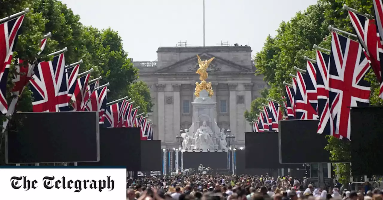 Queen's Platinum Jubilee live: Huge crowds descend on The Mall for Party at the Palace