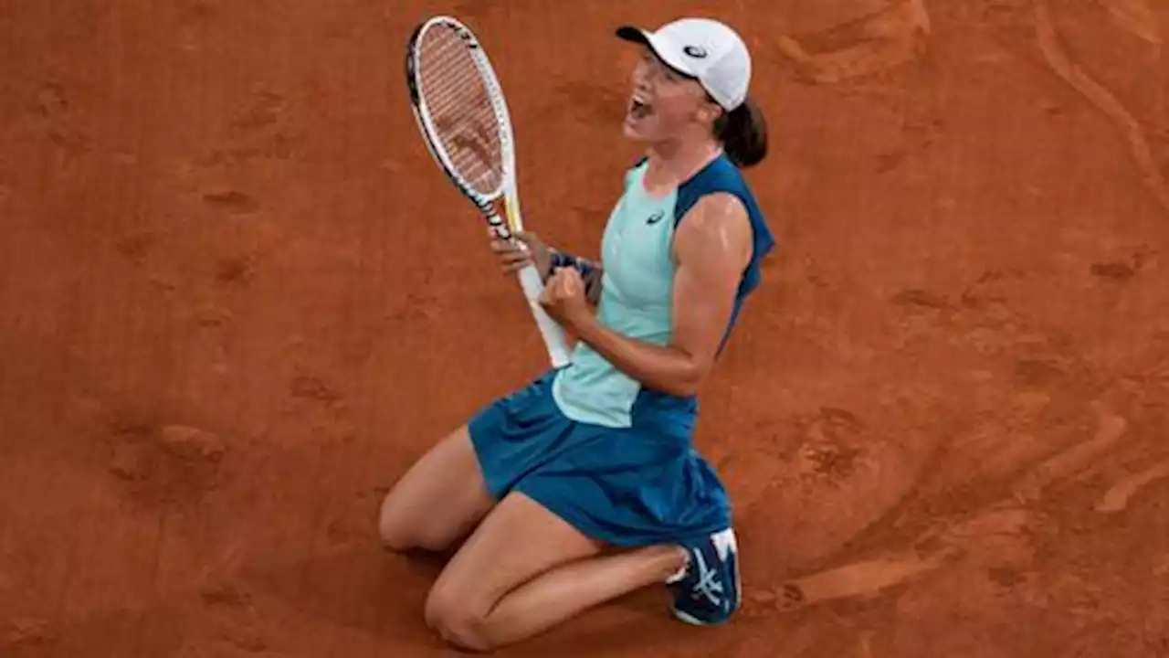 Iqa Swiatek crushes Coco Gauff to win second French Open title