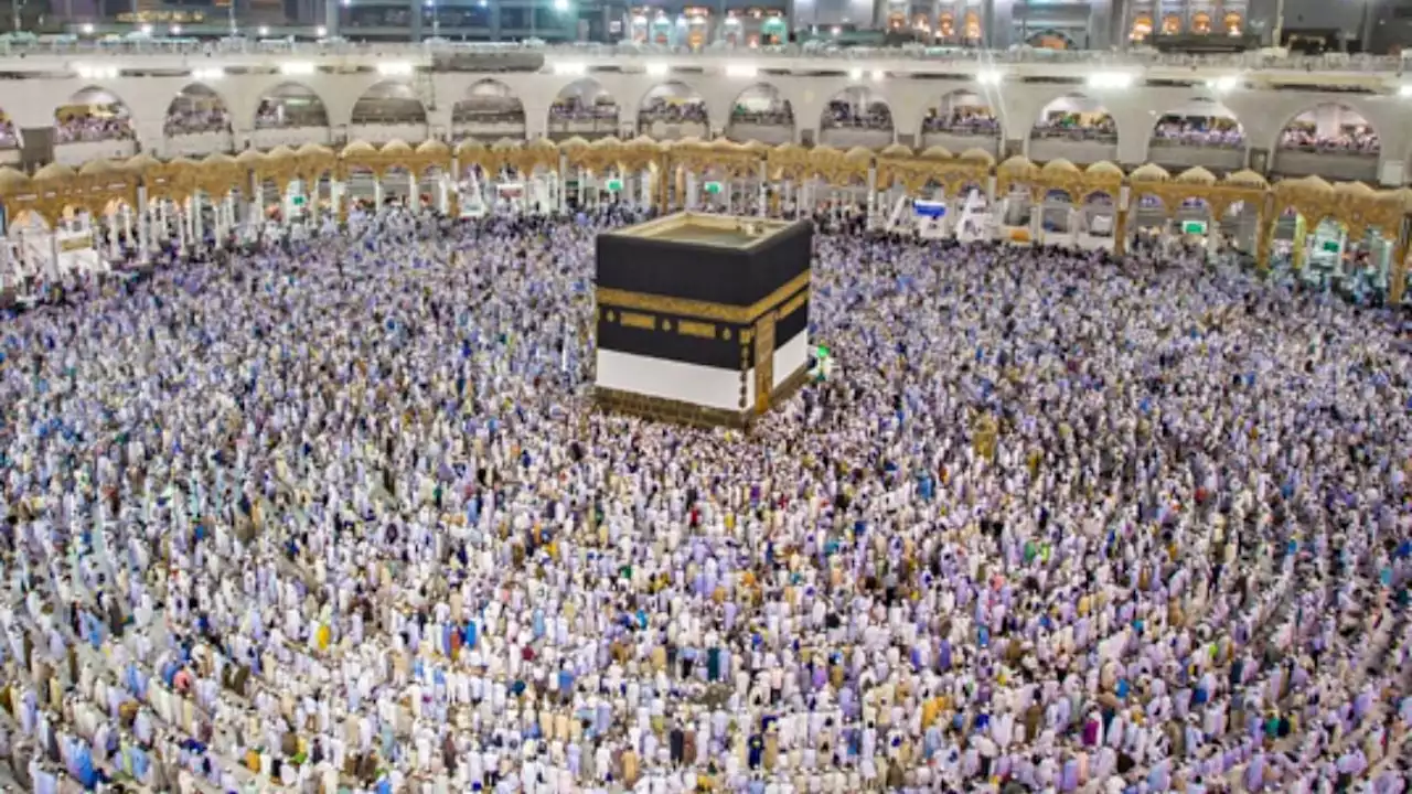 بالفيديو.. استقبال أولى رحلات حجاج الخارج في جدة