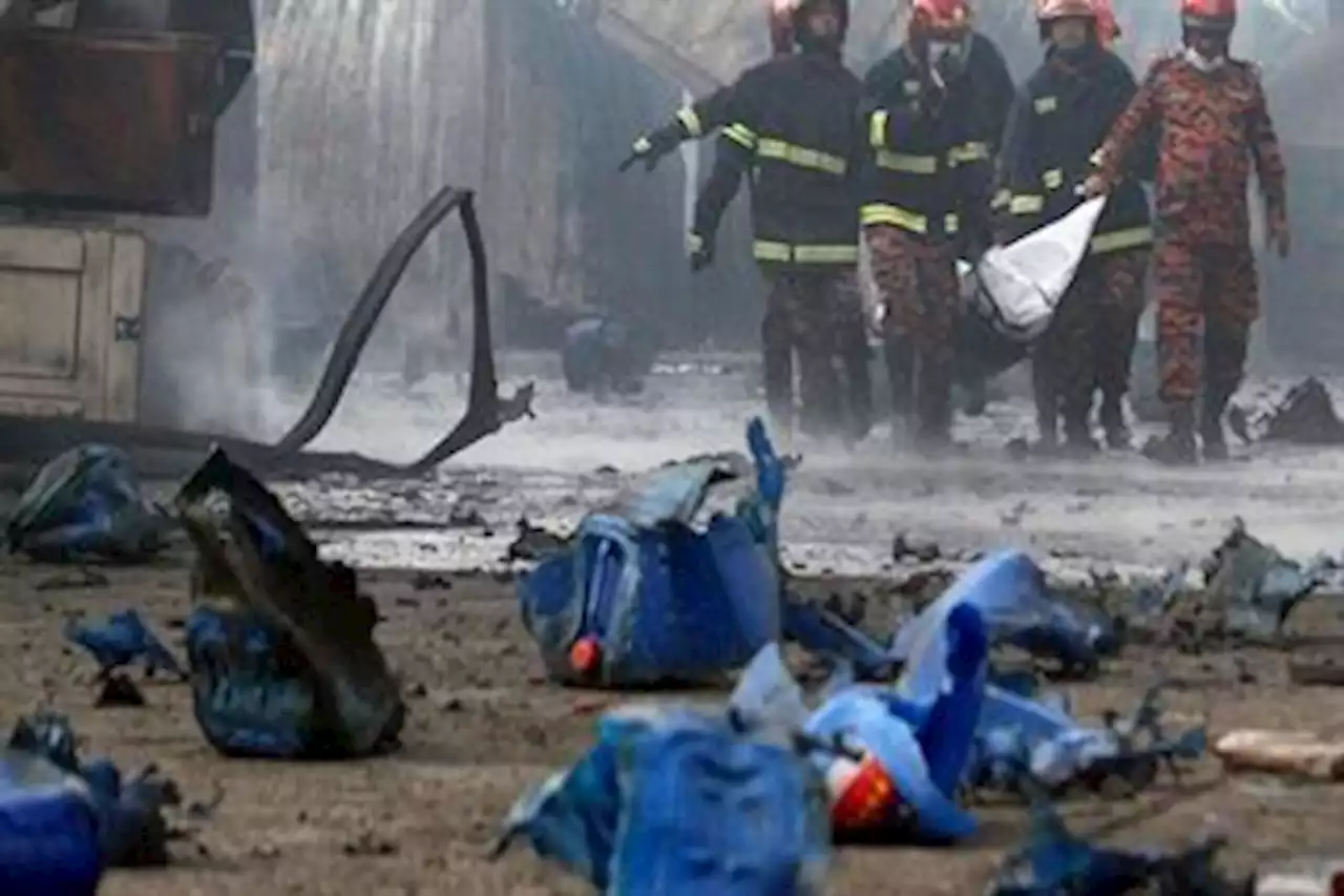 مقتل 40 شخصاً ومئات الجرحى جراء انفجار مستودع في بنغلاديش