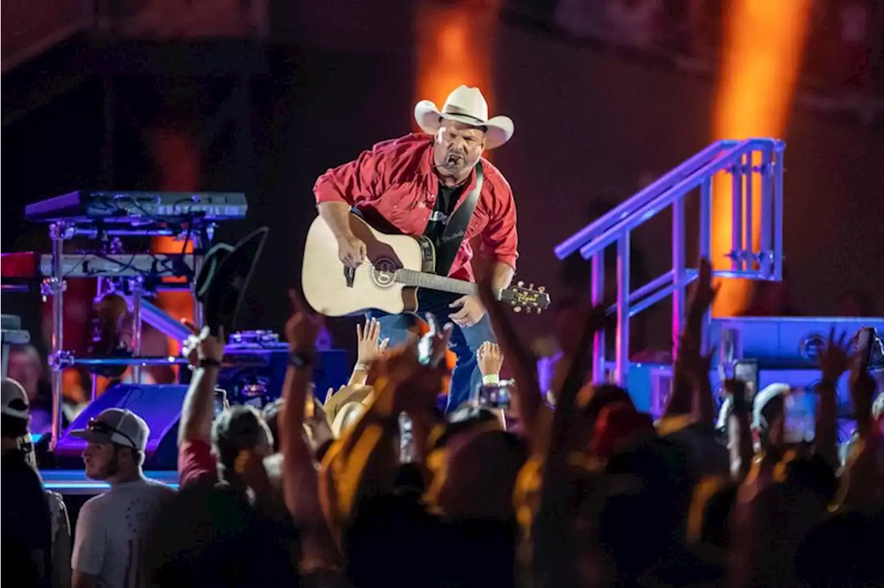 Garth Brooks’ fans pack Protective Stadium for Birmingham concert