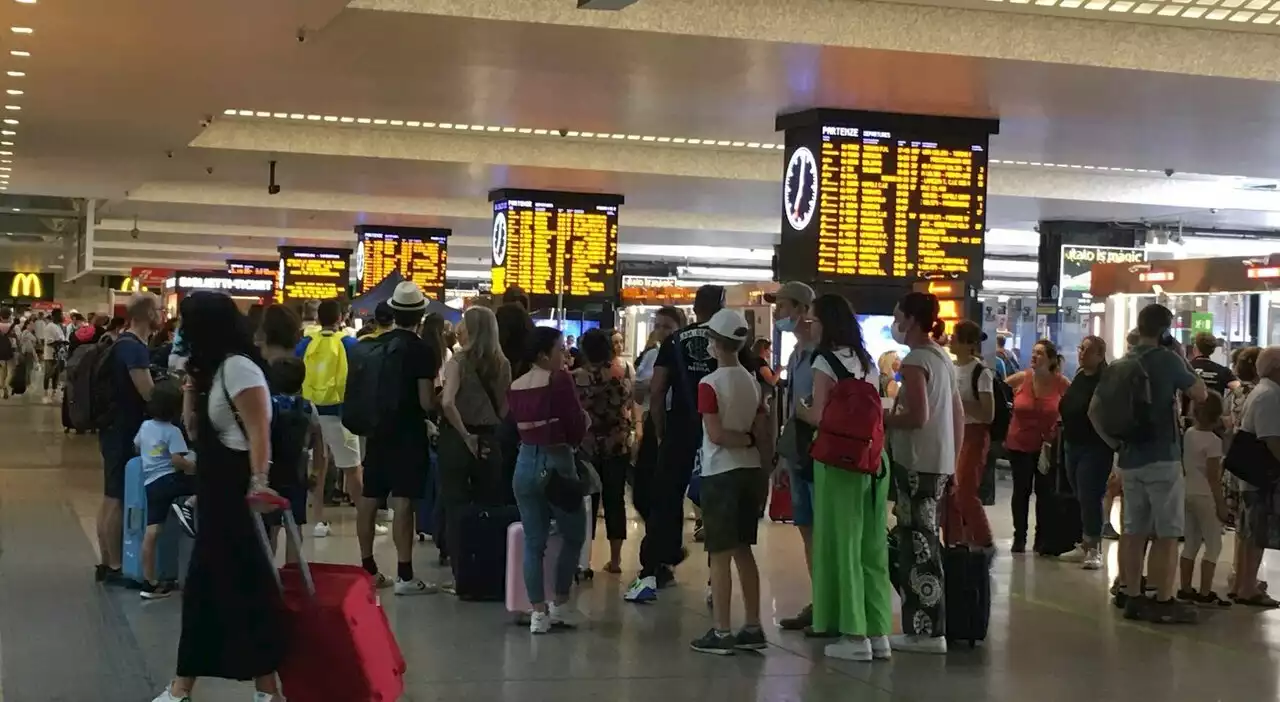 Treni in ritardo, su Roma-Napoli e Roma-Pescara il traffico è ancora sospeso