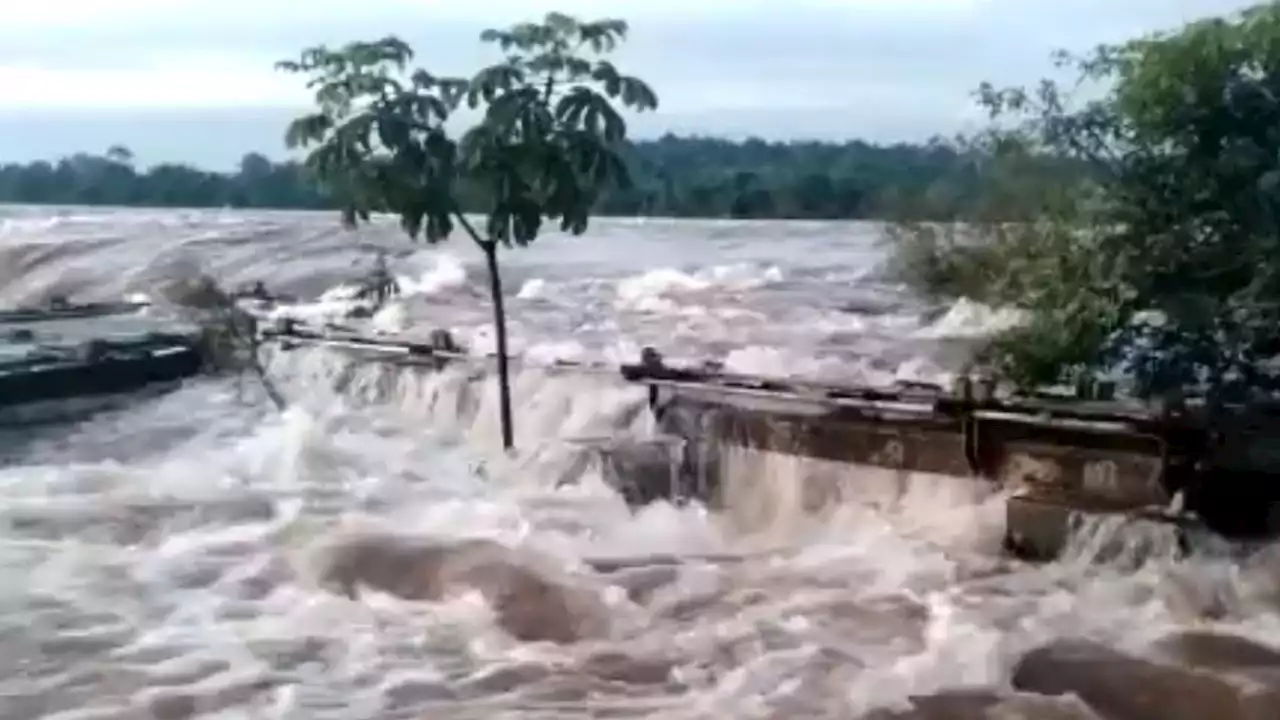 Tras la impactante crecida, descienden las aguas del río Iguazú