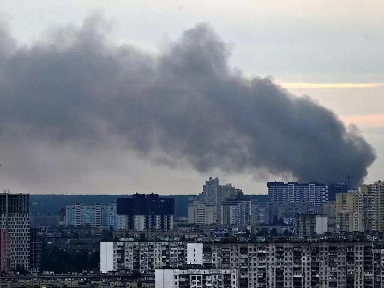 Kyiv rocked by blasts from Russian cruise missiles, first time since April