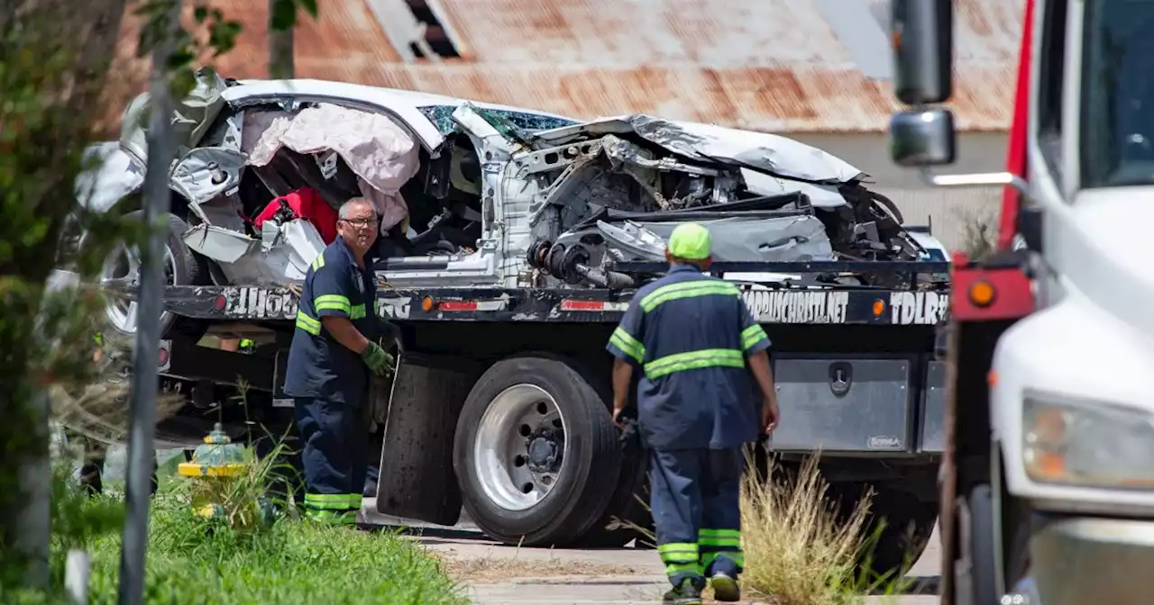 2 high school seniors killed, 2 injured in Texas crash after leaving graduation rehearsal