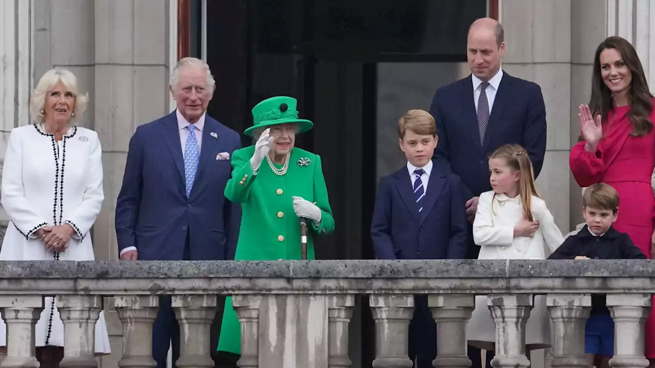 Platinum Jubilee: Queen's family put front and centre during celebrations