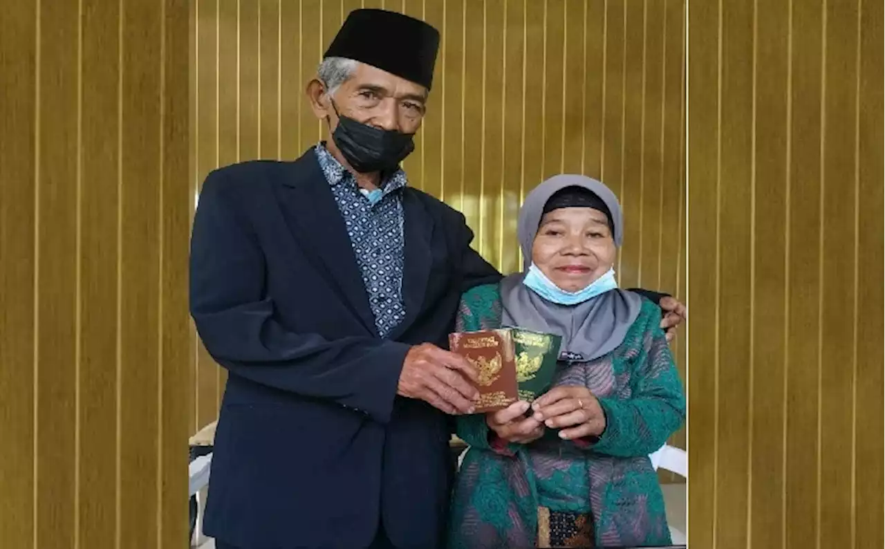 Kakek 93 Tahun Nikahi Nenek 71 Tahun, Kepala KUA Kemalang: Salut!