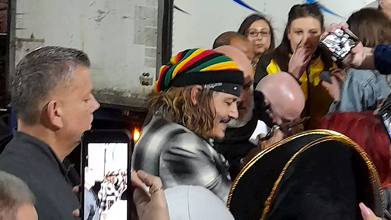 Johnny Depp Mobbed By Fans in England Following Concert