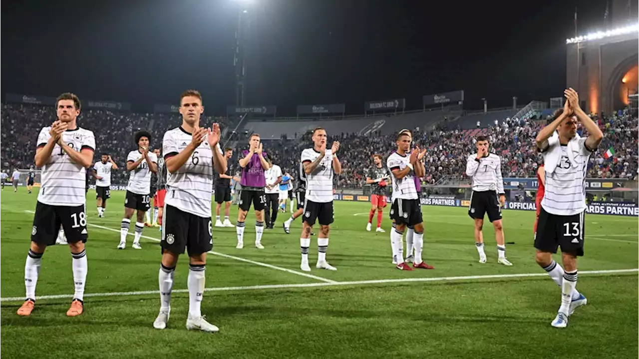 DFB-Team: Italien-Fans mit rührender Geste während Deutschland-Hymne