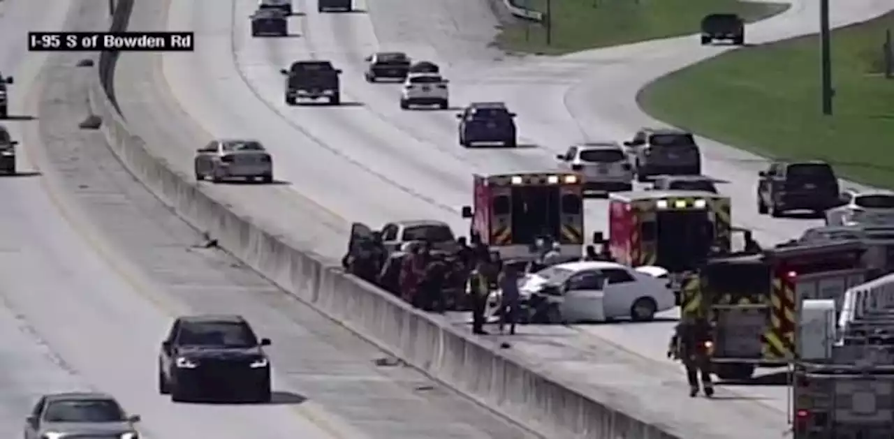 Fatal I-95 crash shuts down one lane near Bowden Road, FHP says