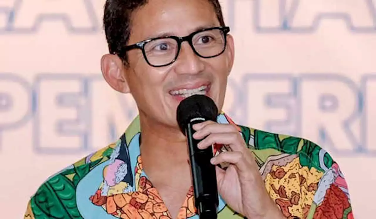 Busana Unik Sandiaga Uno Berhasil Mencuri Perhatian