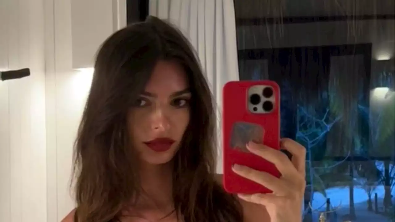 Emily Ratajkowski Owns Fashion’s New Favourite Corset