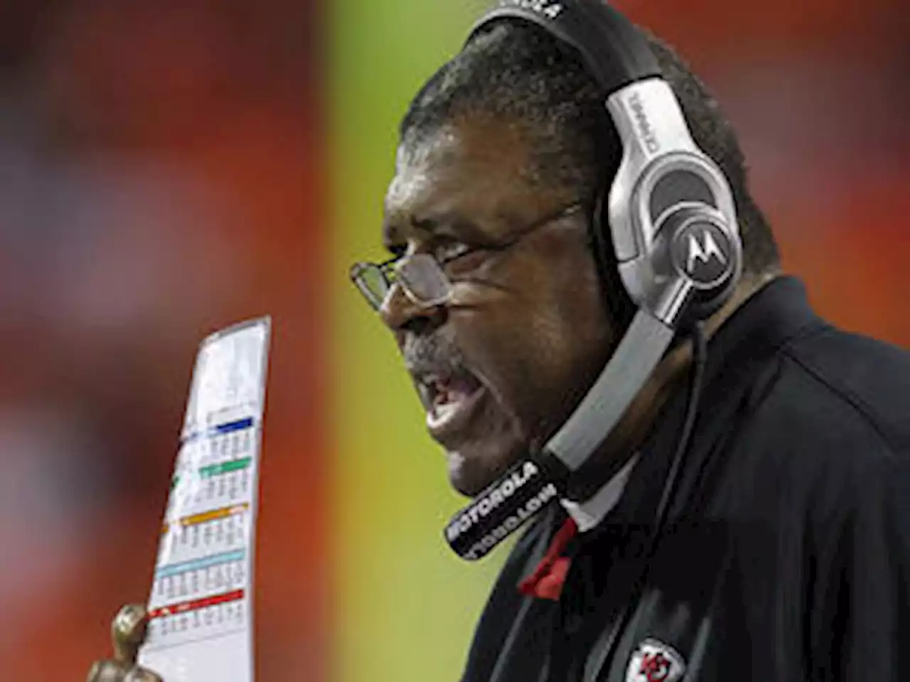 Texans' Romeo Crennel retires after almost 40 years as NFL coach