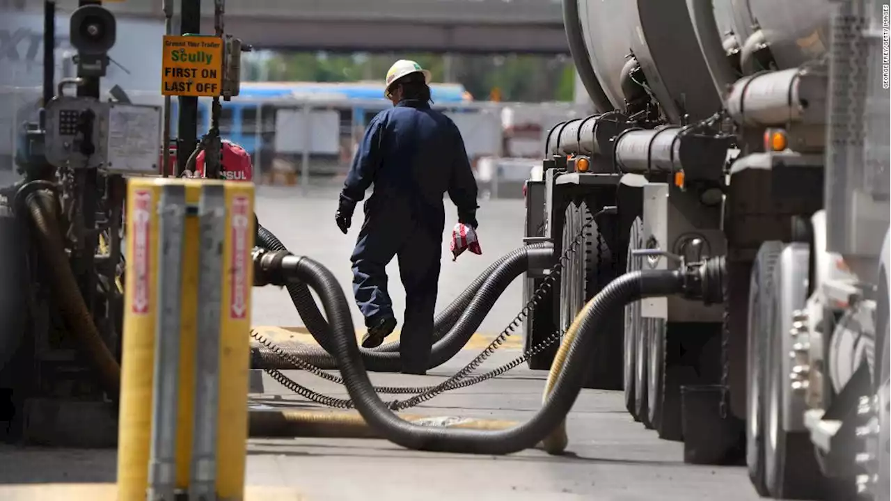 Goldman Sachs predicts $140 oil as gas prices spike near $5 a gallon