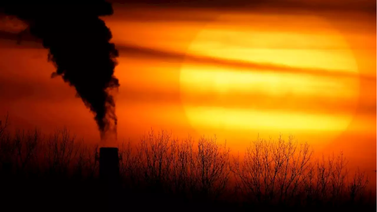 UN climate chief: Don't give in to despair on global warming