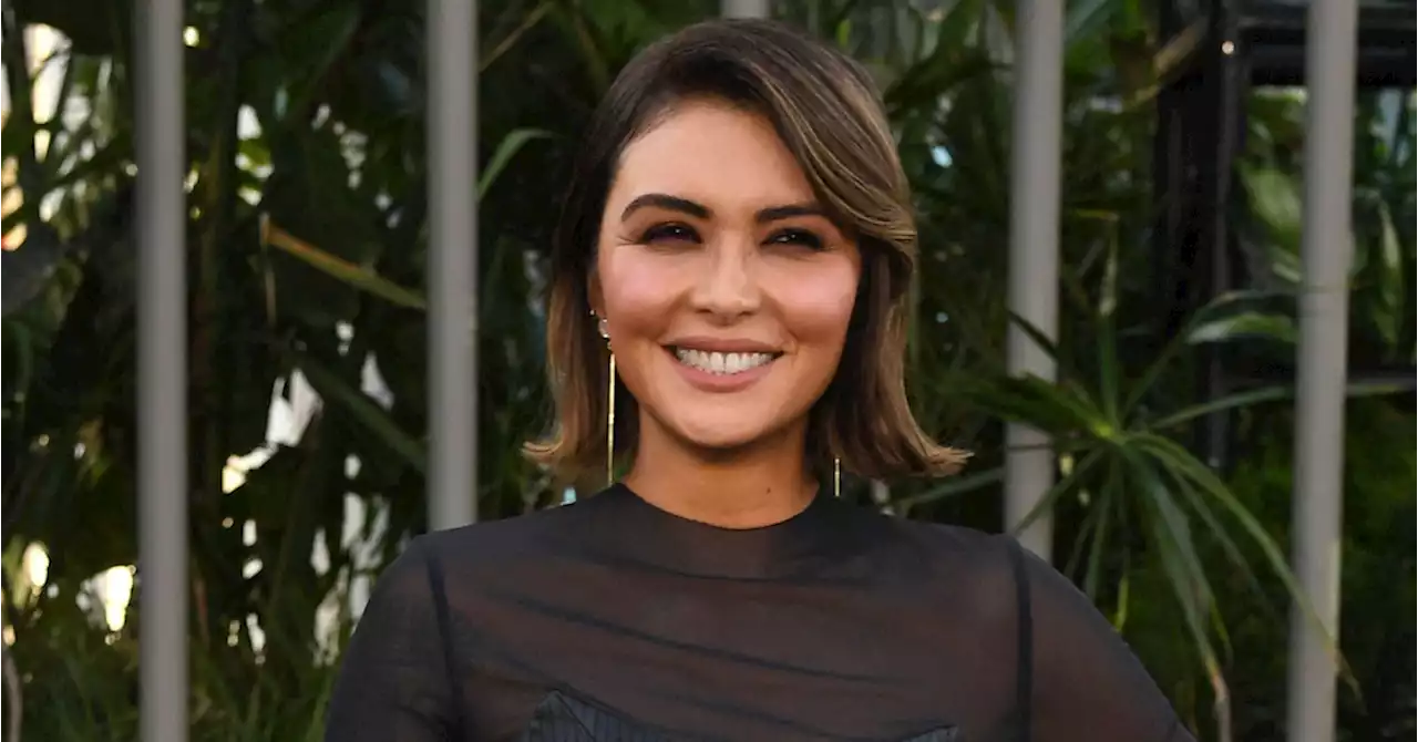 Jurassic World Dominion’s Daniella Pineda Recalls Being Shocked by Sweating Dinosaur on Set - E! Online