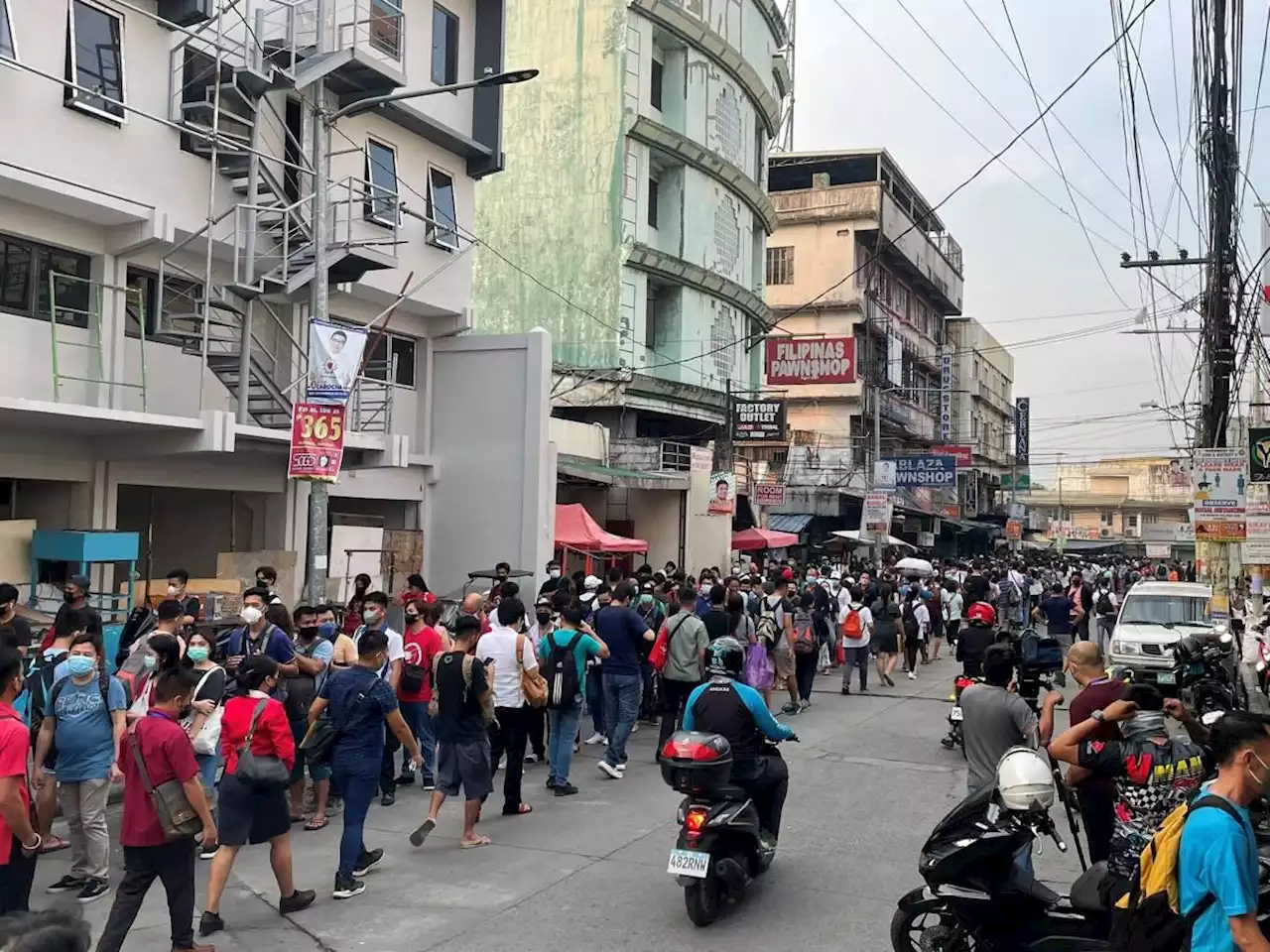 With rising fuel prices, commuters turn to free EDSA Busway Carousel rides