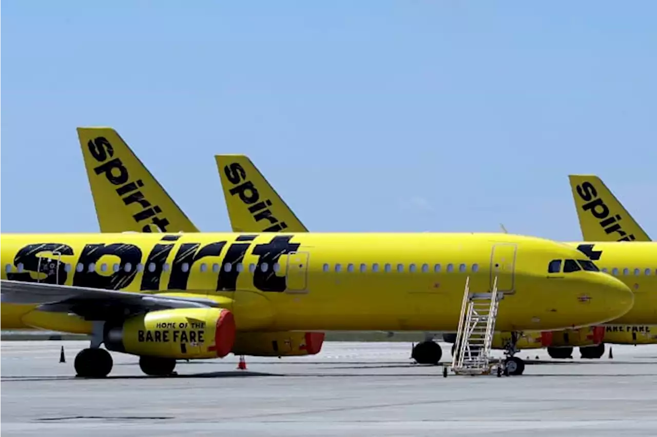 Bidding war for Spirit Airlines heats up ahead of vote