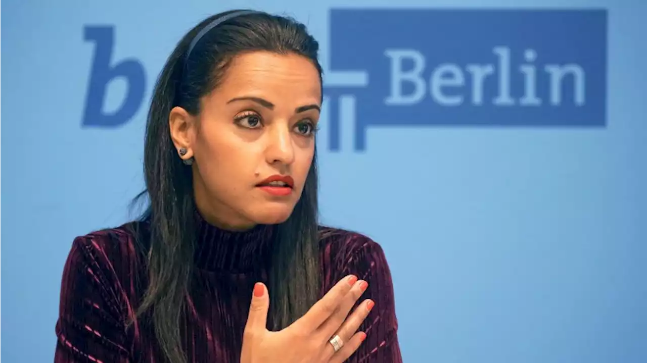 Chebli dementiert Gerücht und beklagt systematischen Hass